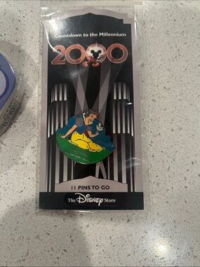 Disney Snow White Millennium 2000 Collectible Pin - Blue / Yellow / Green